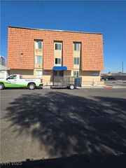 305 North 10th Street 31, Las Vegas, NV 89101