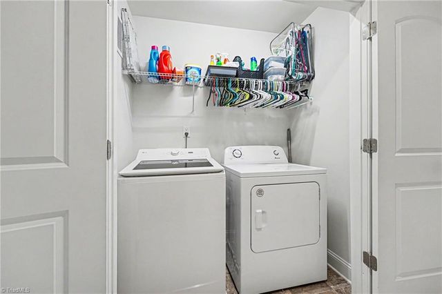 4346 Trotting Brook Lane, High Point, NC 27265