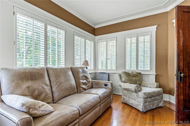 140 E High Street, Jeffersonville, IN 47130