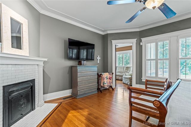 140 E High Street, Jeffersonville, IN 47130