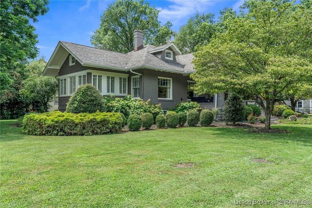 140 E High Street, Jeffersonville, IN 47130