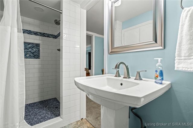 140 E High Street, Jeffersonville, IN 47130