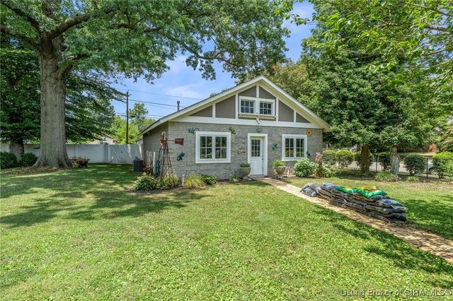140 E High Street, Jeffersonville, IN 47130