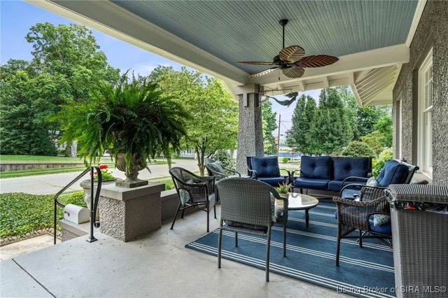 140 E High Street, Jeffersonville, IN 47130