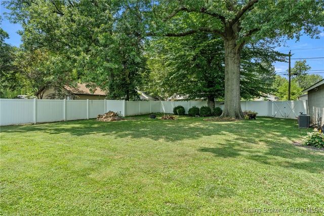 140 E High Street, Jeffersonville, IN 47130