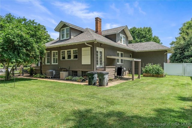 140 E High Street, Jeffersonville, IN 47130