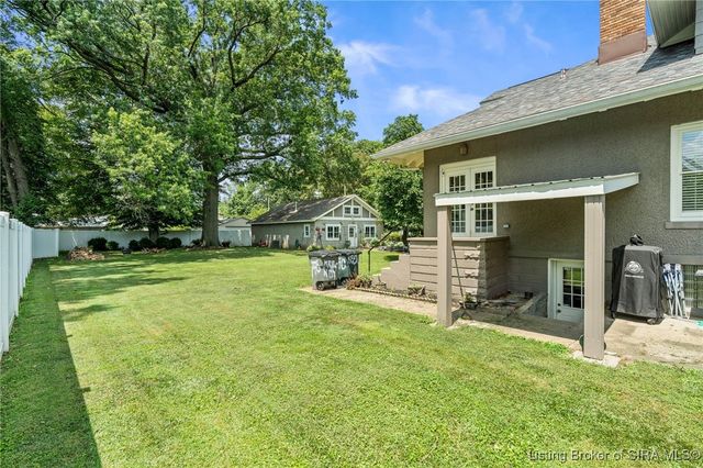 140 E High Street, Jeffersonville, IN 47130