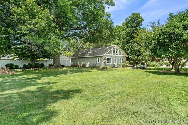 140 E High Street, Jeffersonville, IN 47130