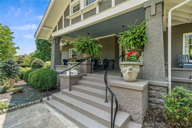 140 E High Street, Jeffersonville, IN 47130