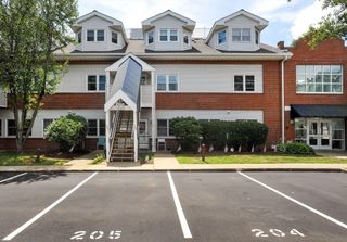 26 School St 205, Hull, MA 02045