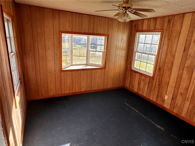 202 Stephen Dr, Utica, NY 13502