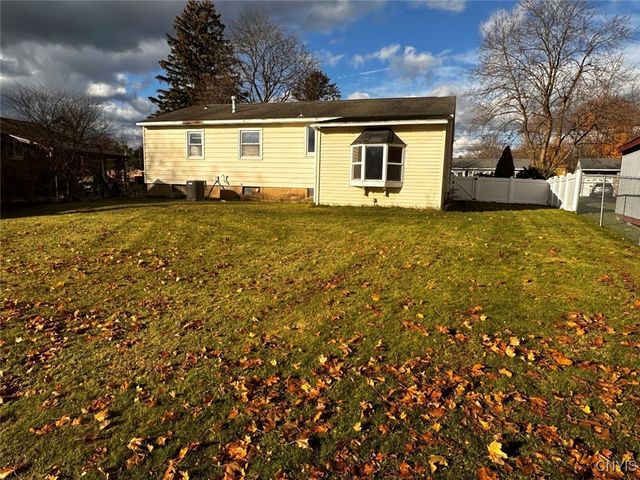202 Stephen Dr, Utica, NY 13502