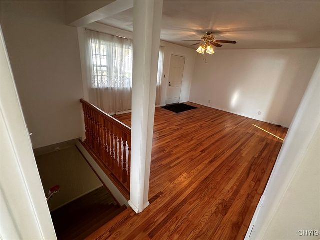 202 Stephen Dr, Utica, NY 13502