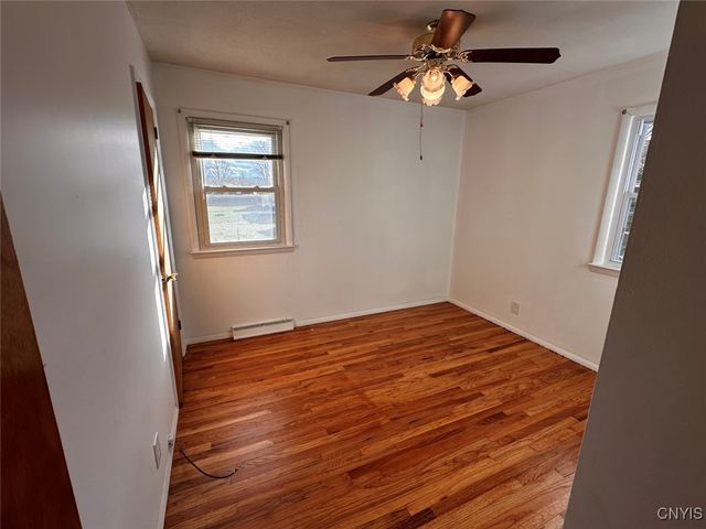 202 Stephen Dr, Utica, NY 13502