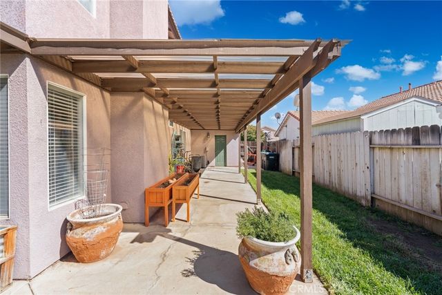 2031 Lagoon Court, Hemet, CA 92545