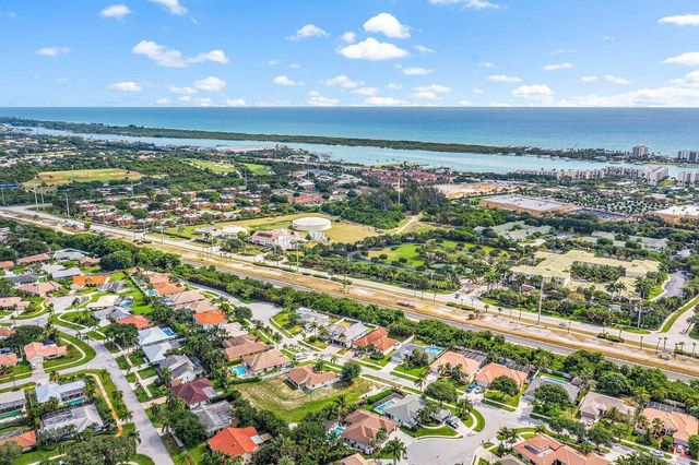 596 N Cypress Drive, Tequesta, FL 33469