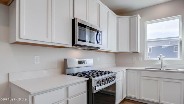 1850 Washington Blvd, Lyndon, KY 40242