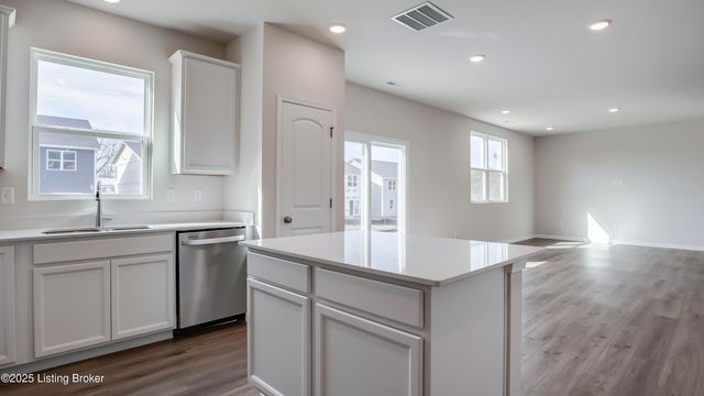 1850 Washington Blvd, Lyndon, KY 40242