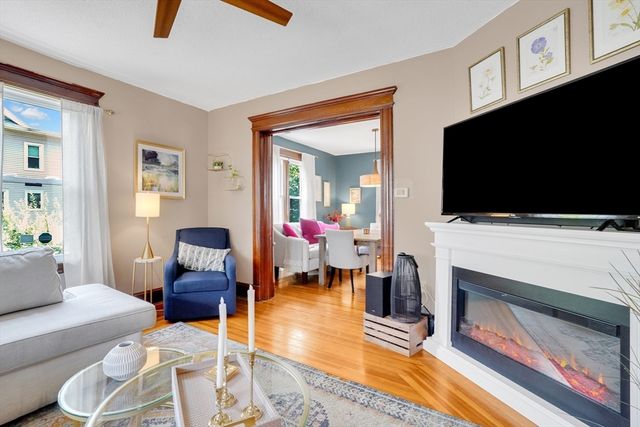 50 Oleander St, West Springfield, MA 01089