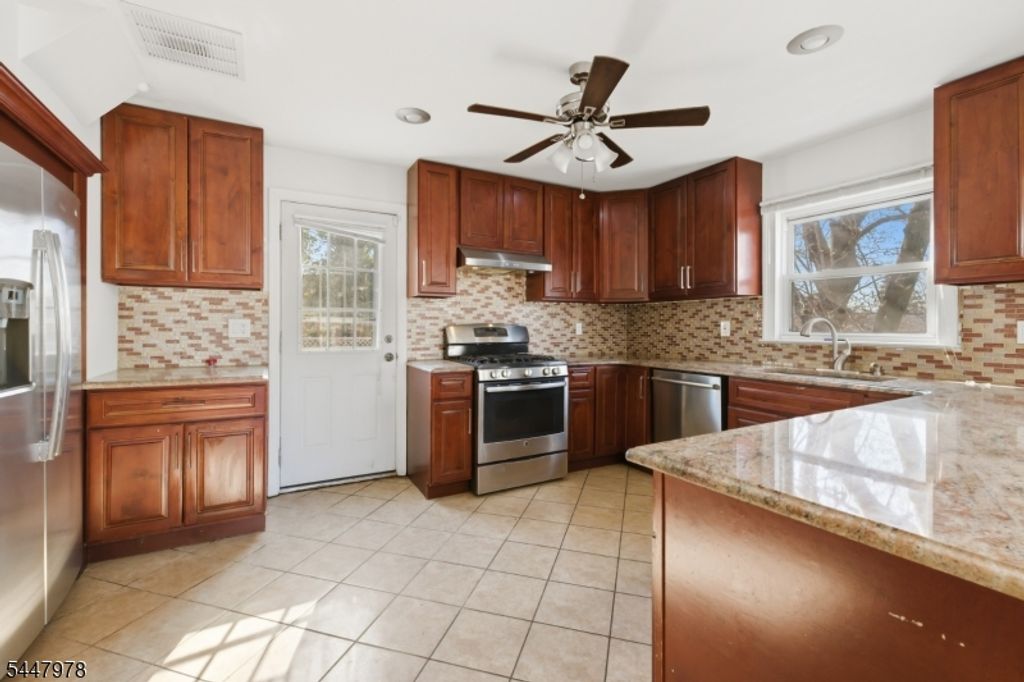 88 Columbus Ave, Belleville Twp., NJ 07109 — photo 5