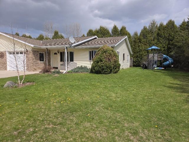 1004 Chrysler DRIVE, Mishicot, WI 54228