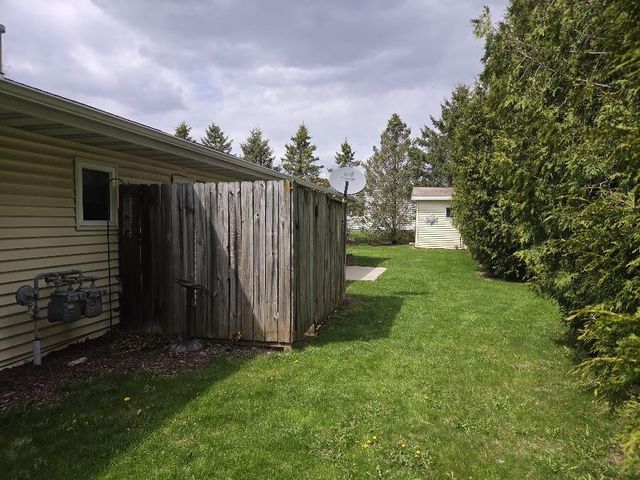 1004 Chrysler DRIVE, Mishicot, WI 54228