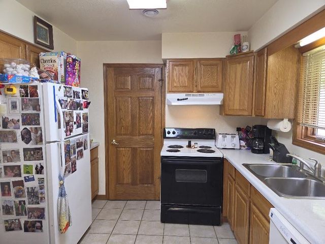 1004 Chrysler DRIVE, Mishicot, WI 54228