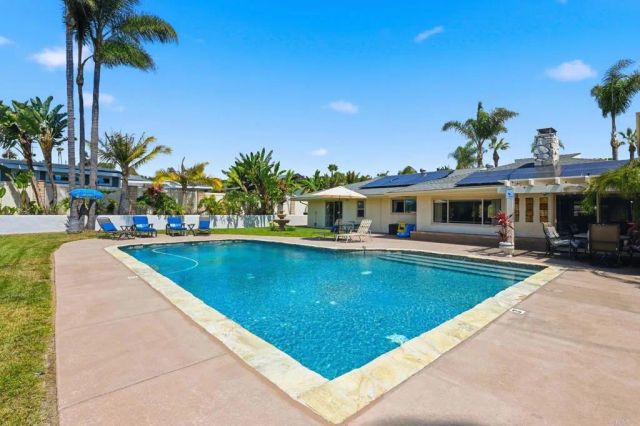 3267 Avenida De Loyola, Oceanside, CA 92056