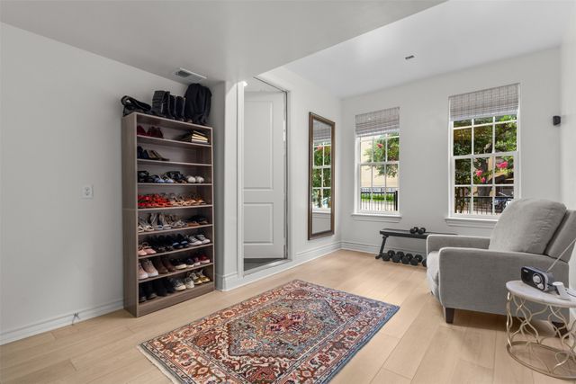 7333 Valley View Lane 807, Dallas, TX 75240