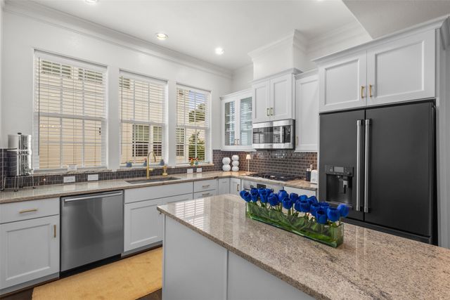 7333 Valley View Lane 807, Dallas, TX 75240