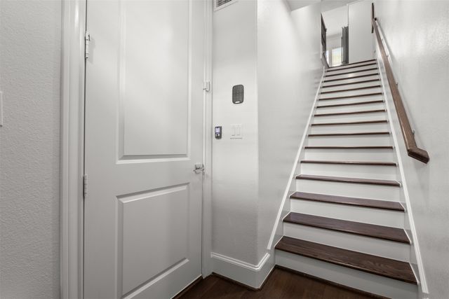 7333 Valley View Lane 807, Dallas, TX 75240