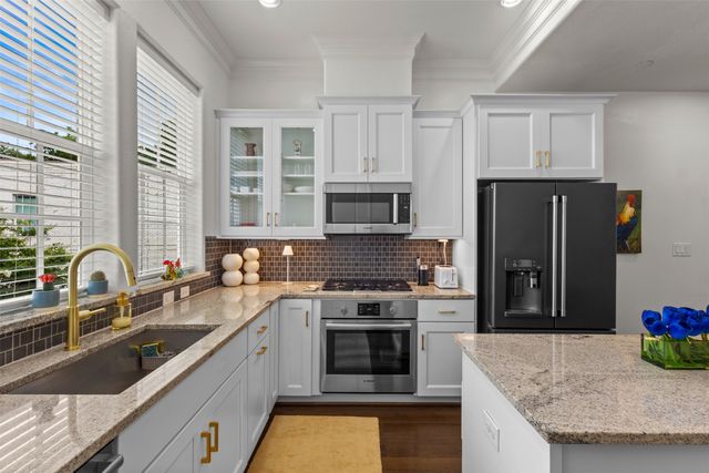 7333 Valley View Lane 807, Dallas, TX 75240