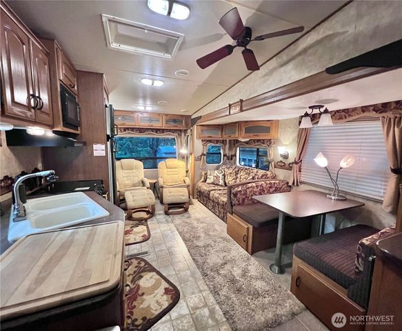 240 Shinn Canyon Drive, Deming, WA 98244