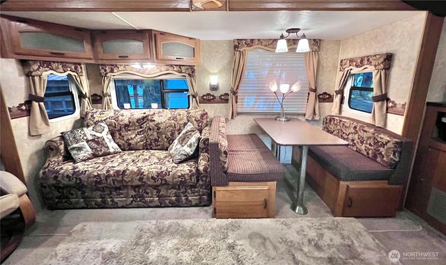 240 Shinn Canyon Drive, Deming, WA 98244