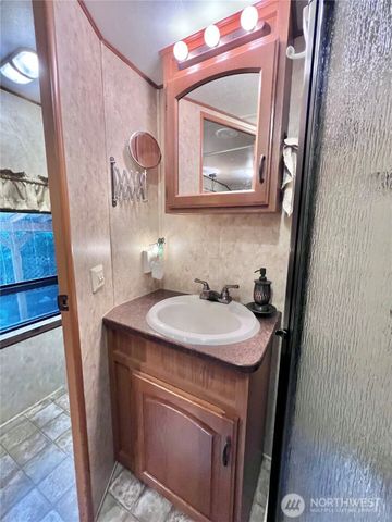 240 Shinn Canyon Drive, Deming, WA 98244