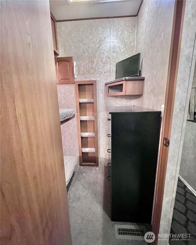 240 Shinn Canyon Drive, Deming, WA 98244