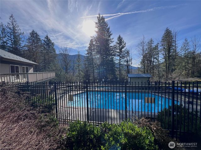 240 Shinn Canyon Drive, Deming, WA 98244