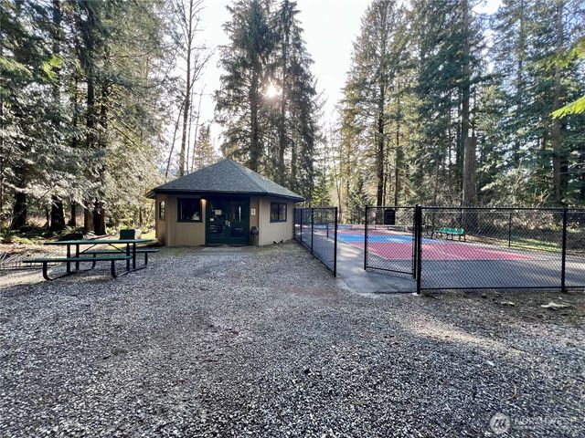 240 Shinn Canyon Drive, Deming, WA 98244