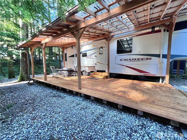 240 Shinn Canyon Drive, Deming, WA 98244