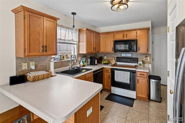 641 High School Street, Collinsville, IL 62234
