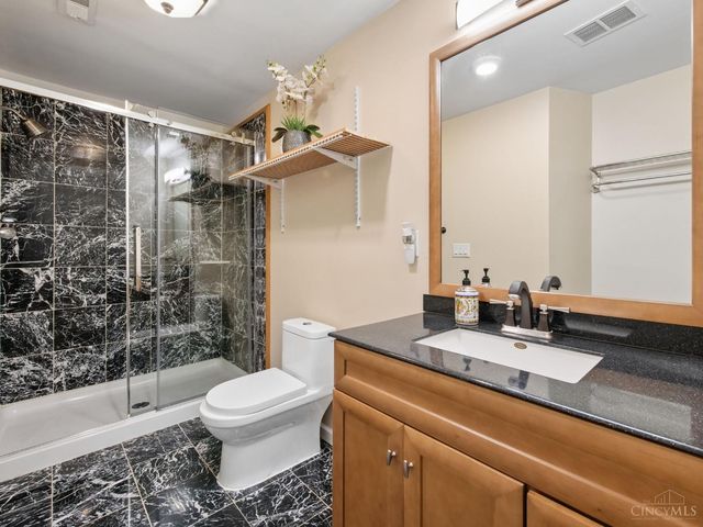 8200 Vadith Court, West Chester, OH 45069