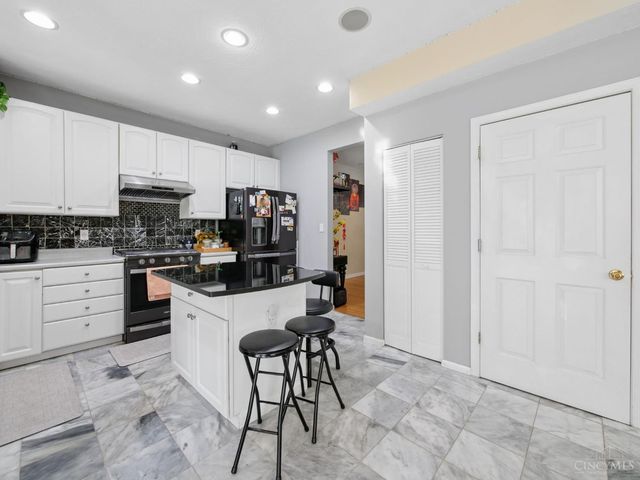8200 Vadith Court, West Chester, OH 45069