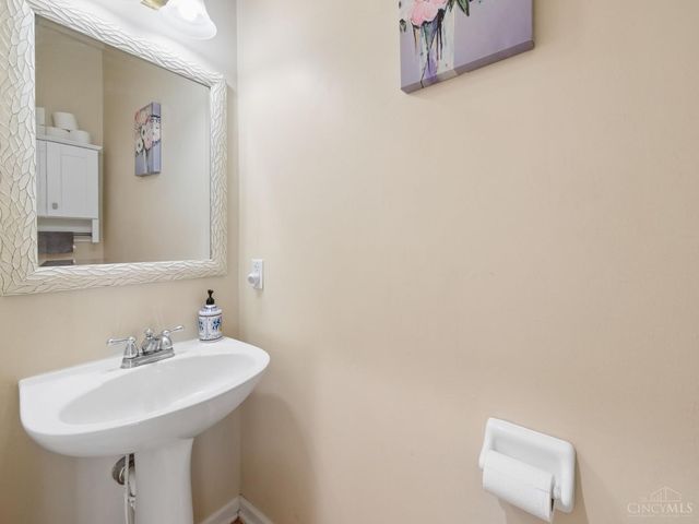 8200 Vadith Court, West Chester, OH 45069