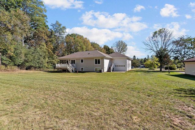 W3832 Orchard Avenue, Green Lake, WI 54941