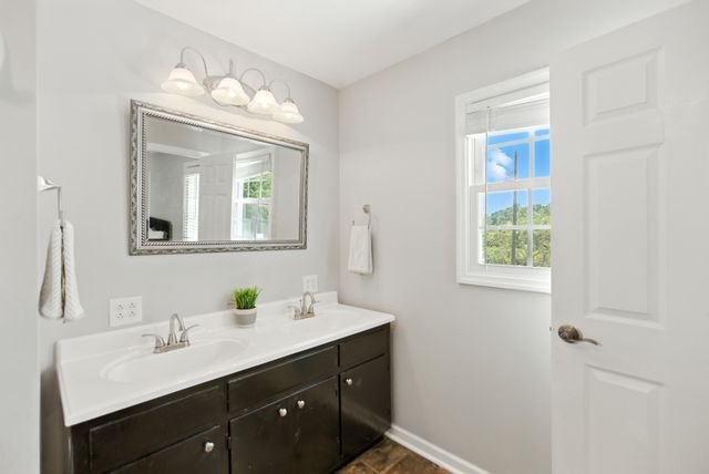 1840 Lockmiller Rd, Estill Springs, TN 37330