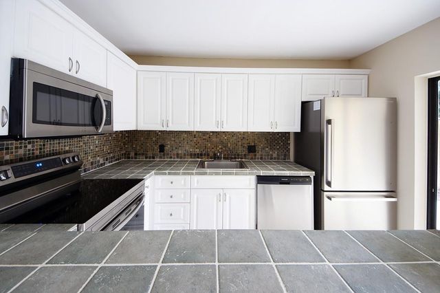 1700 Embassy Dr 402, West Palm Beach, FL 33401