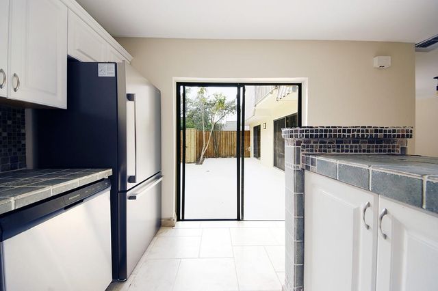 1700 Embassy Dr 402, West Palm Beach, FL 33401