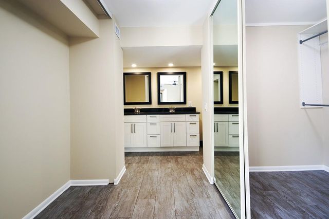 1700 Embassy Dr 402, West Palm Beach, FL 33401