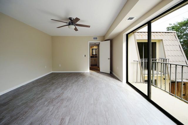 1700 Embassy Dr 402, West Palm Beach, FL 33401