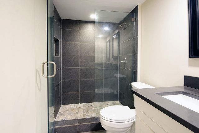 1700 Embassy Dr 402, West Palm Beach, FL 33401